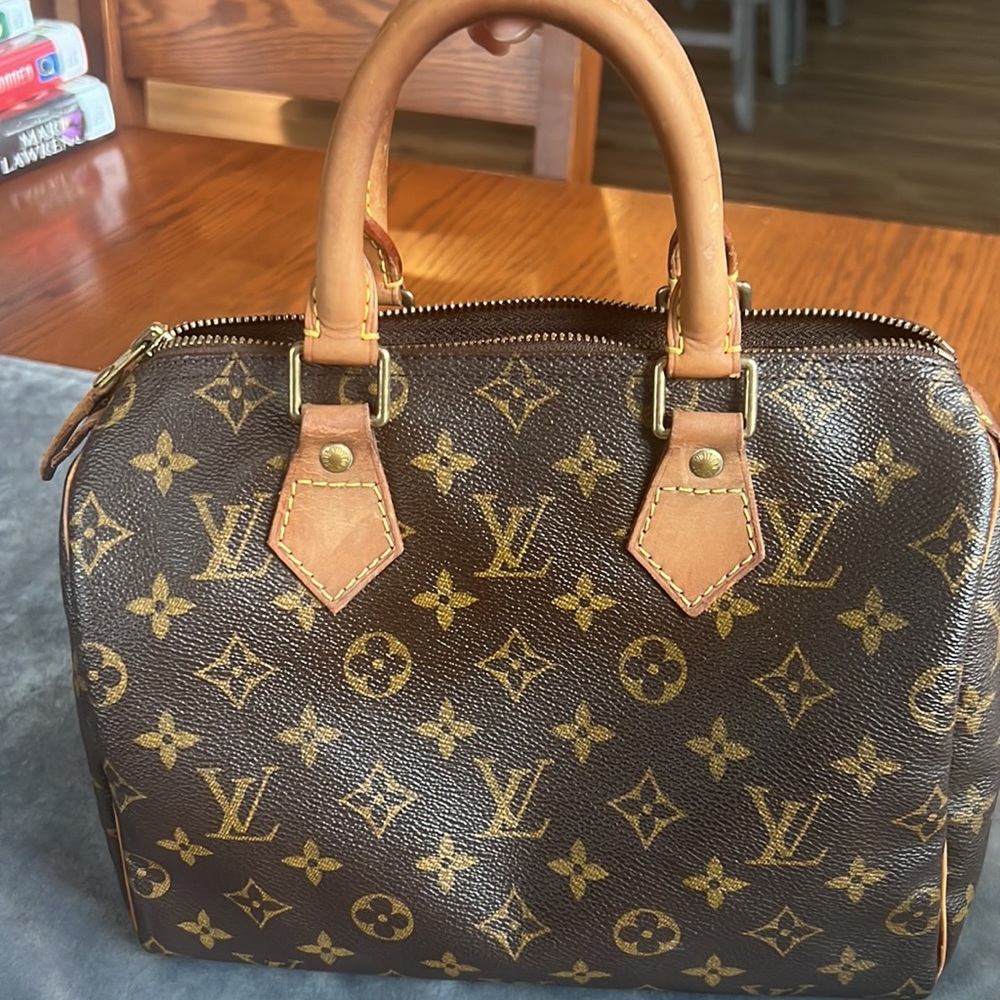 Louis Vuitton Speedy 25